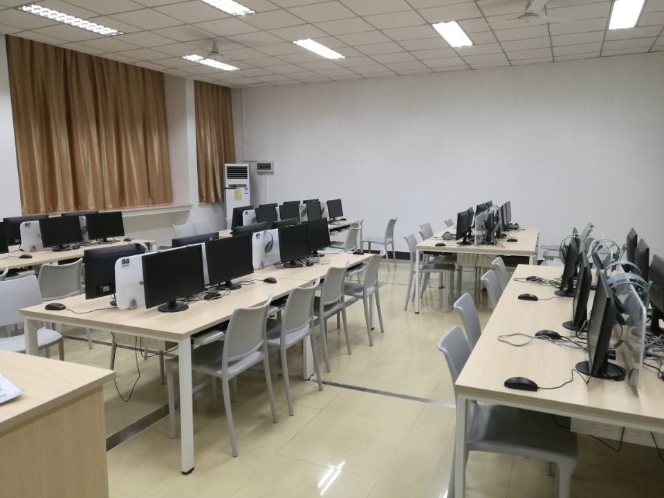 計算機軟硬件及輔助設備零售行業教學條件的現狀與優化策略